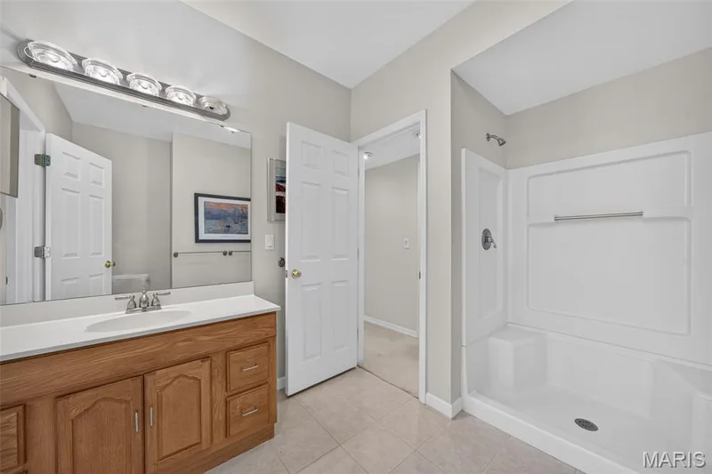 LL Bathroom — 33 Moorings Drive, Lake St. Louis, MO 63367