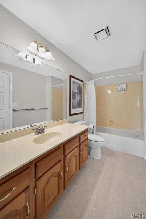 LL Bathroom — 33 Moorings Drive, Lake St. Louis, MO 63367