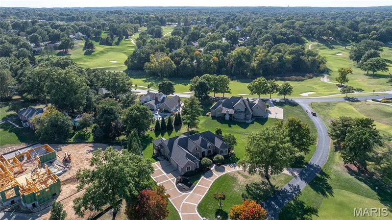 2 Fairlake Drive, Chesterfield, MO 63005 — listing photo 4 of 79