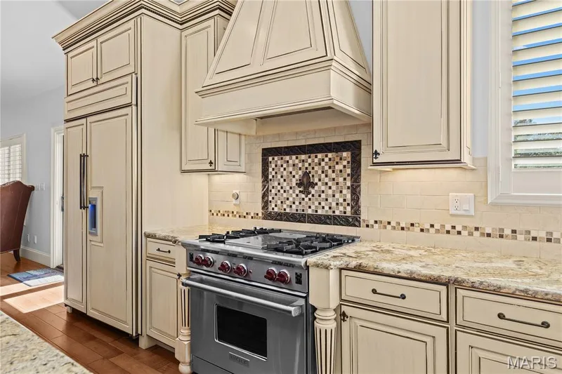 2 Fairlake Drive, Chesterfield, MO 63005 — listing photo 14 of 79