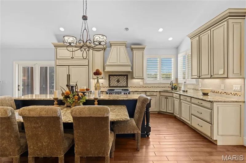2 Fairlake Drive, Chesterfield, MO 63005 — listing photo 16 of 79