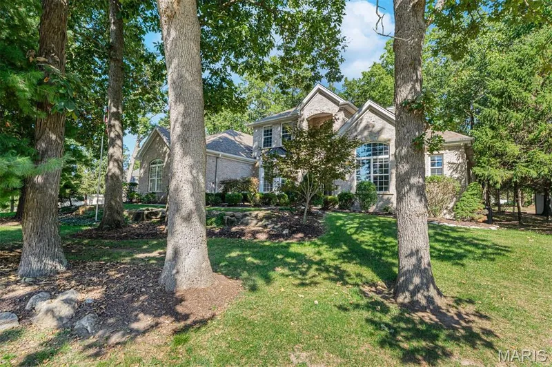405 Charlemagne Drive, Lake St. Louis, MO 63367 — listing photo 2 of 57