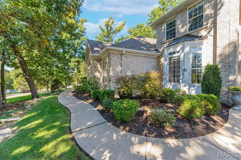 405 Charlemagne Drive, Lake St. Louis, MO 63367 — listing photo 5 of 57