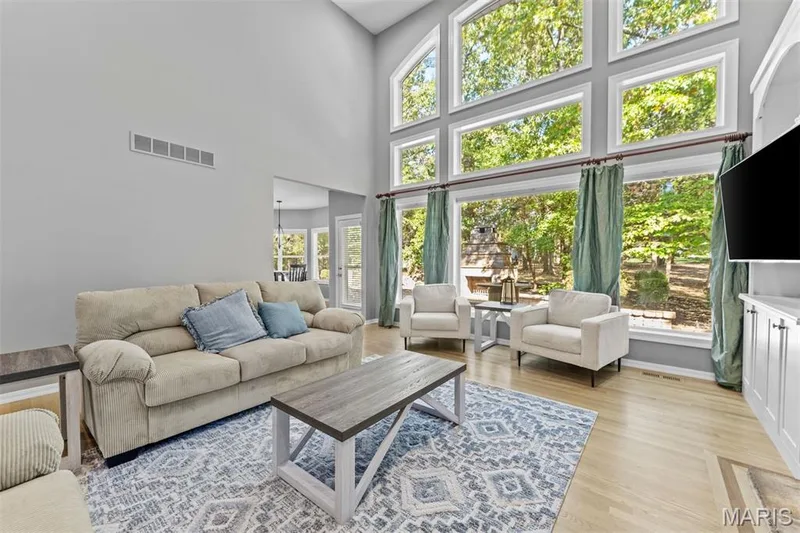 405 Charlemagne Drive, Lake St. Louis, MO 63367 — listing photo 7 of 57
