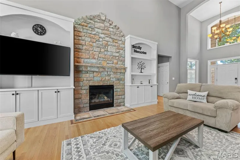 405 Charlemagne Drive, Lake St. Louis, MO 63367 — listing photo 8 of 57