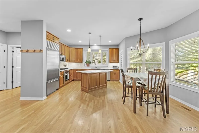 405 Charlemagne Drive, Lake St. Louis, MO 63367 — listing photo 9 of 57
