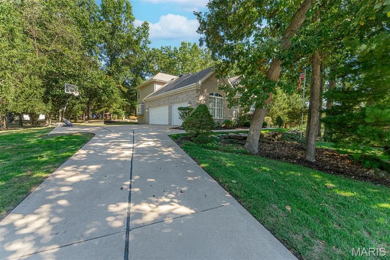 405 Charlemagne Drive, Lake St. Louis, MO 63367 — listing photo 39 of 57