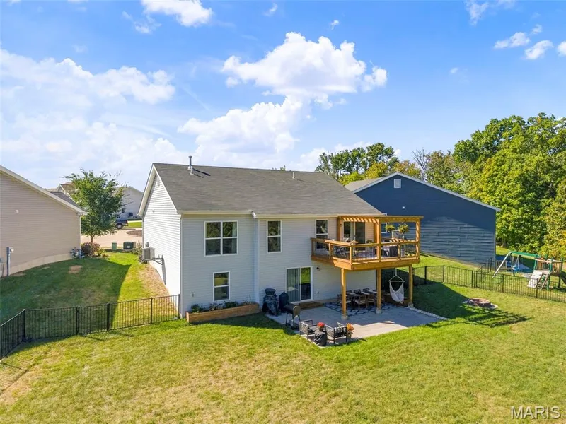 424 Cozy Pines Drive, Lake St. Louis, MO 63367 — listing photo 3 of 54
