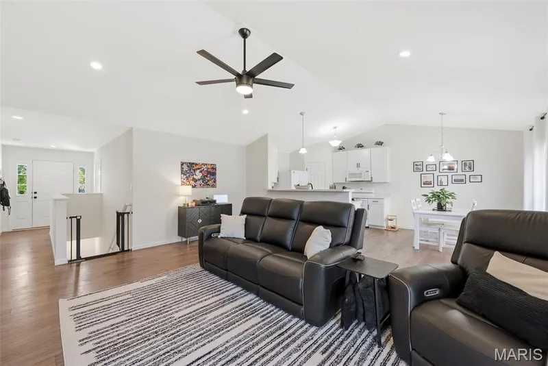 424 Cozy Pines Drive, Lake St. Louis, MO 63367 — listing photo 14 of 54