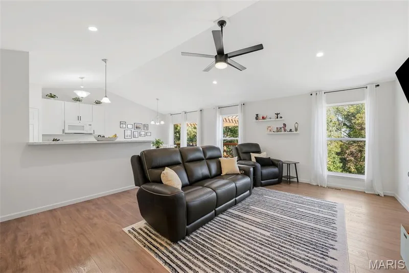 424 Cozy Pines Drive, Lake St. Louis, MO 63367 — listing photo 15 of 54