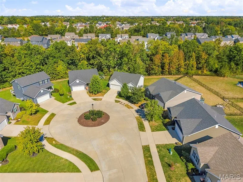 424 Cozy Pines Drive, Lake St. Louis, MO 63367 — listing photo 45 of 54