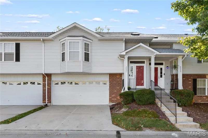 2024 Belltower Drive, St Peters, MO β listing photo 1