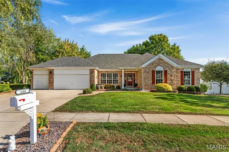 166 Tennessee Walker Way, St Peters, MO 63376 — listing photo 2 of 50