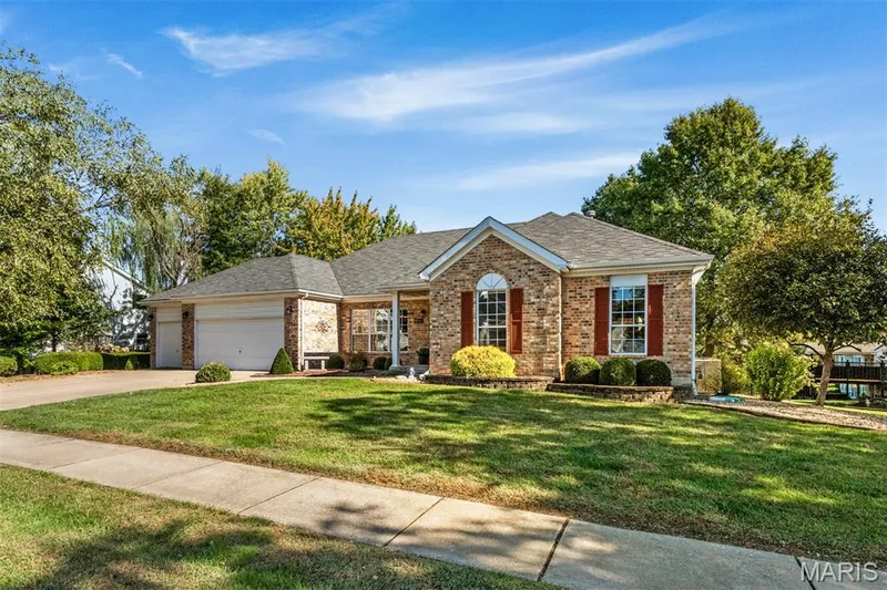 166 Tennessee Walker Way, St Peters, MO β listing photo 1
