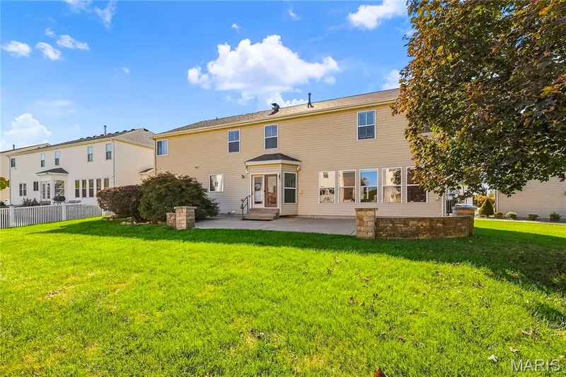 Level yard — 28 Wolverton Court, St Charles, MO 63301
