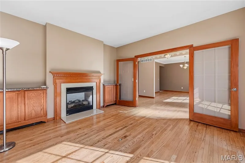 Hardwood floors, gas see-thru fireplace — 28 Wolverton Court, St Charles, MO 63301