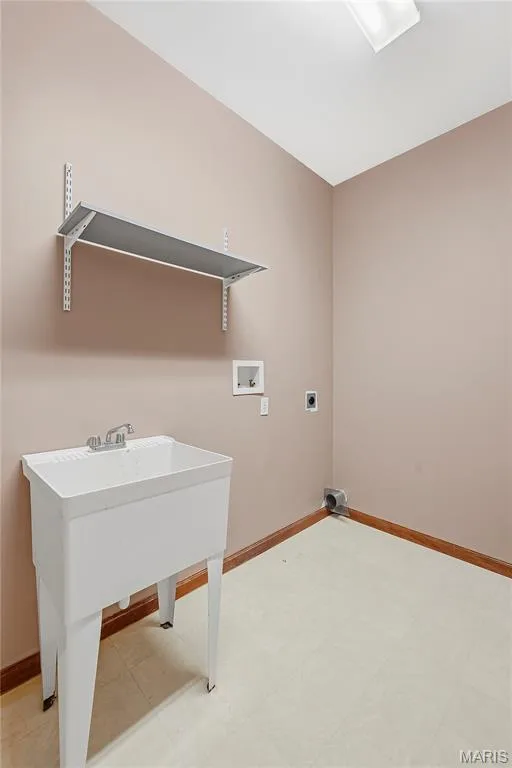 MFL — 28 Wolverton Court, St Charles, MO 63301