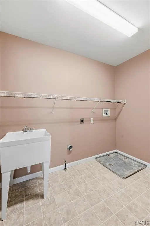 Upper level laundry — 28 Wolverton Court, St Charles, MO 63301