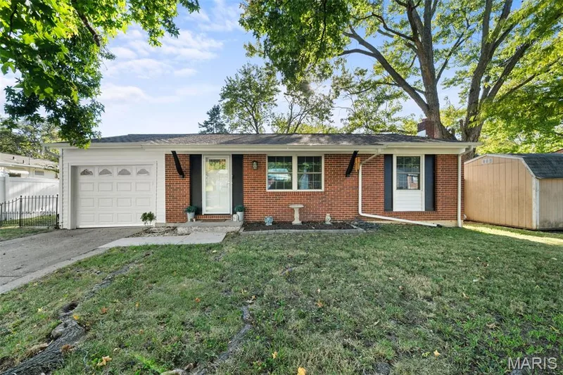 3307 Fleet Lane, St Charles, MO — listing photo 1