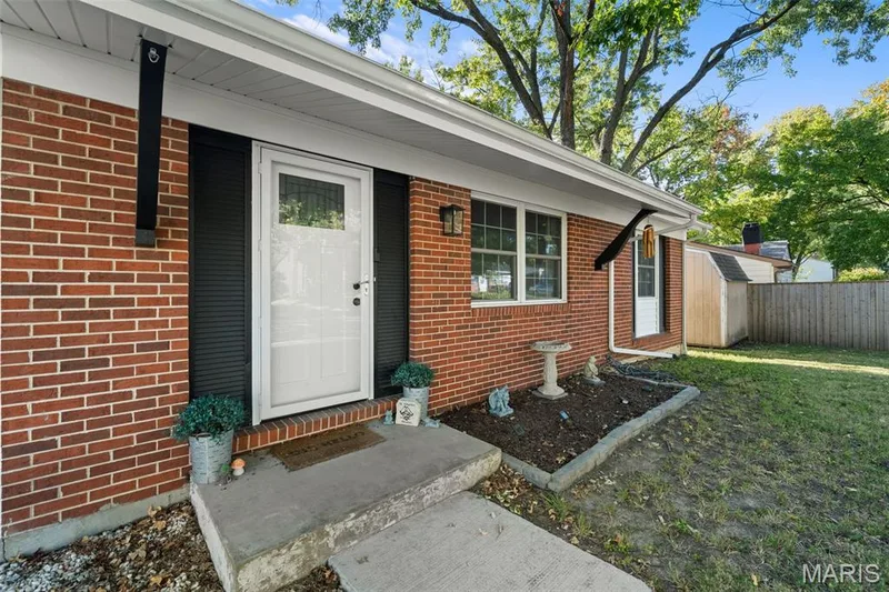 3307 Fleet Lane, St Charles, MO 63301 — listing photo 3 of 29