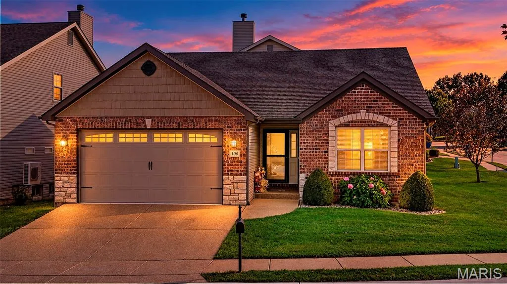 106 Blue Water Drive, St Peters, MO 63366 — listing photo 1 of 37