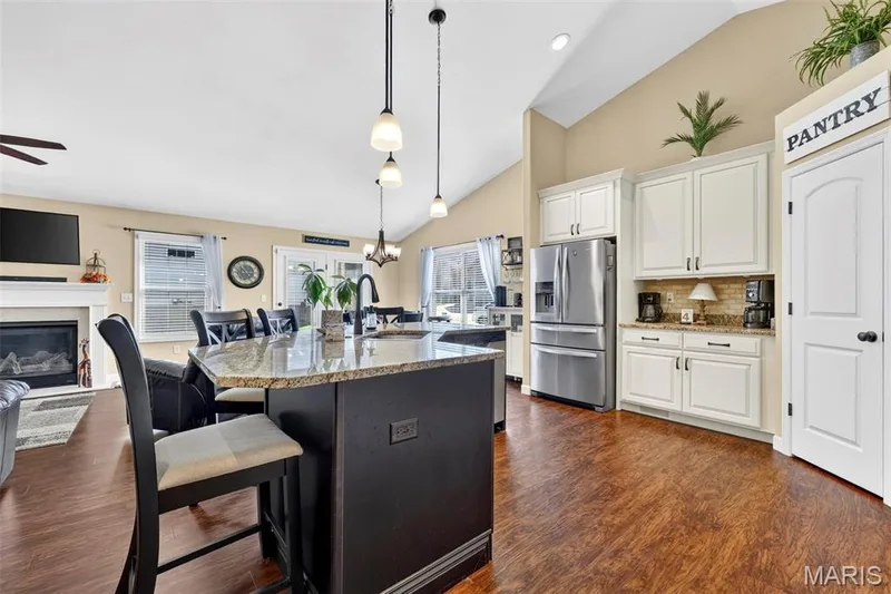 106 Blue Water Drive, St Peters, MO 63366 — listing photo 10 of 37