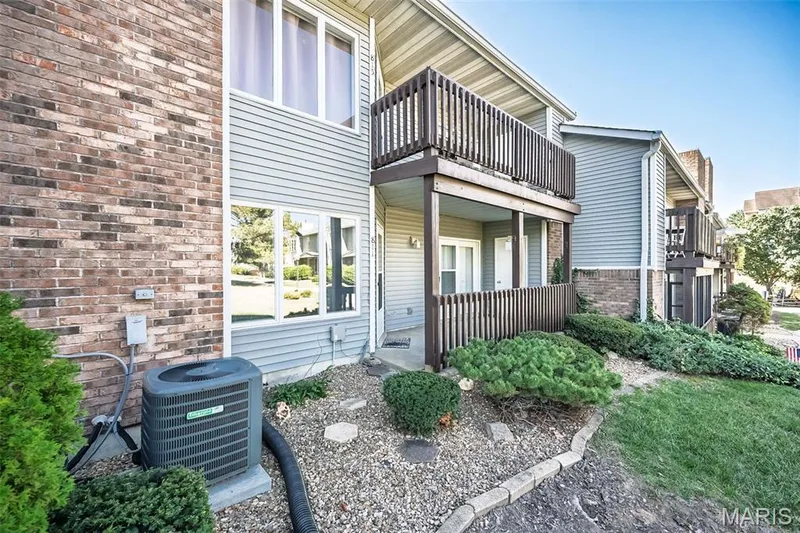 811 King Drive #1C, St Charles, MO 63303 — listing photo 2 of 28