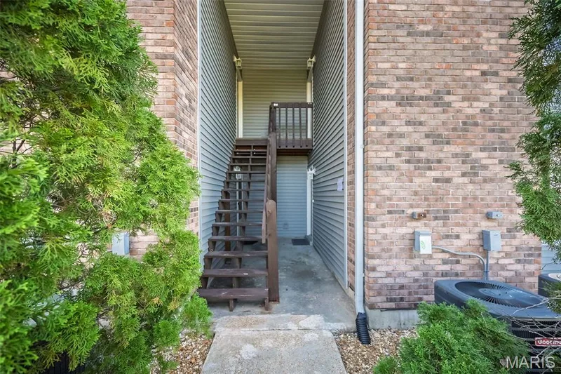 811 King Drive #1C, St Charles, MO 63303 — listing photo 3 of 28
