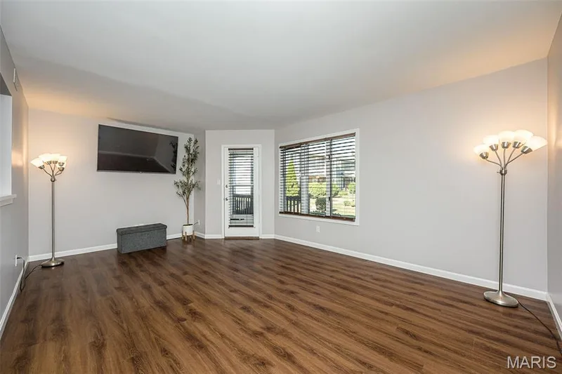 811 King Drive #1C, St Charles, MO 63303 — listing photo 4 of 28