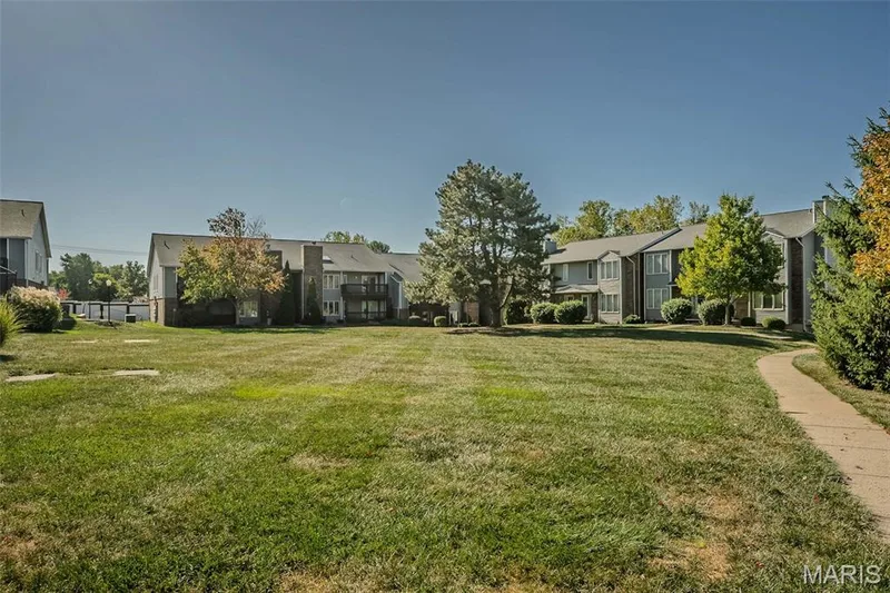 811 King Drive #1C, St Charles, MO 63303 — listing photo 25 of 28