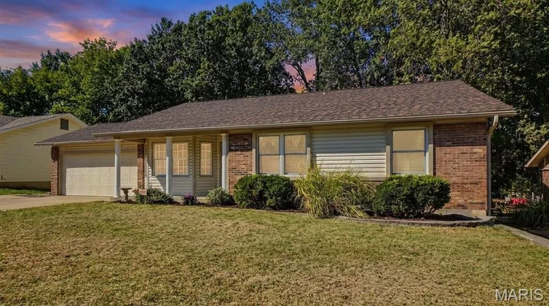 1607 Treetop Drive, St Charles, MO — listing photo 1