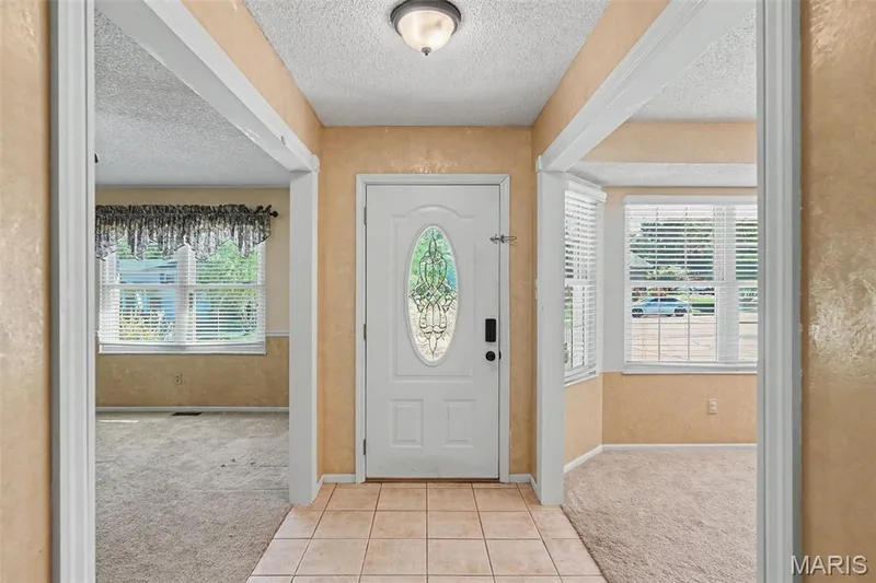 1607 Treetop Drive, St Charles, MO 63303 — listing photo 5 of 35