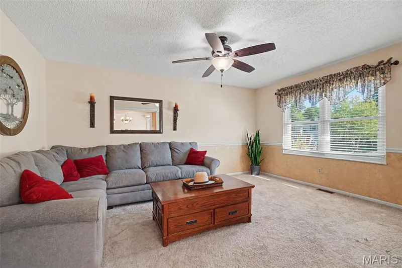 1607 Treetop Drive, St Charles, MO 63303 — listing photo 6 of 35