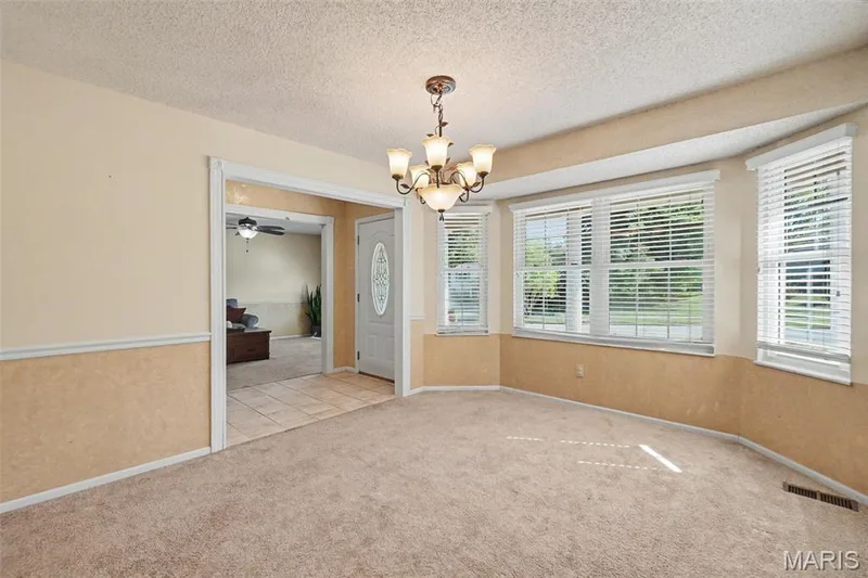 1607 Treetop Drive, St Charles, MO 63303 — listing photo 8 of 35