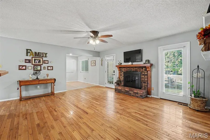 1607 Treetop Drive, St Charles, MO 63303 — listing photo 12 of 35