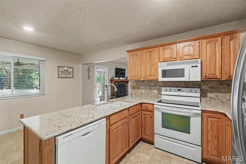 1607 Treetop Drive, St Charles, MO 63303 — listing photo 16 of 35