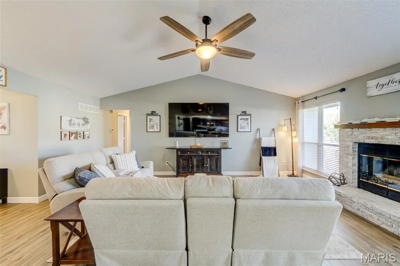 415 Lantana Lane, St Peters, MO 63376 — listing photo 5 of 61