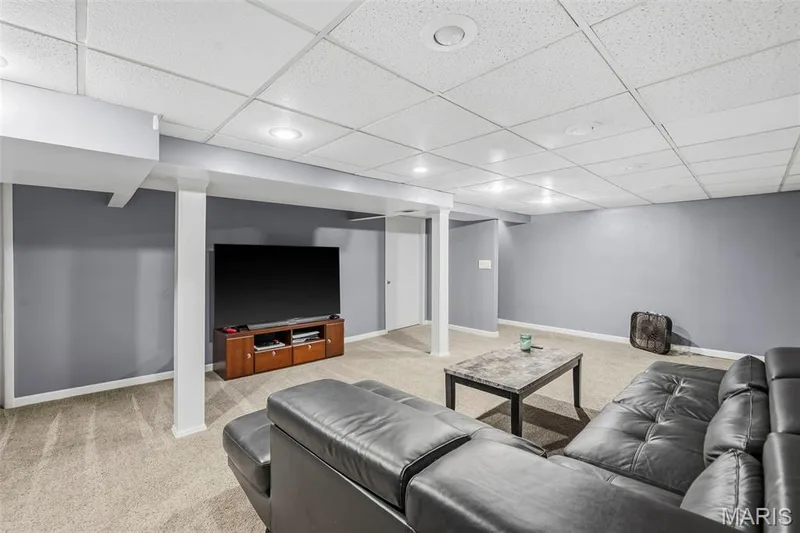 209 S Pam Avenue, St Charles, MO 63301 — listing photo 20 of 25