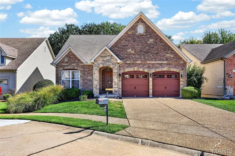 135 Blue Water Drive, St Charles, MO — listing photo 1