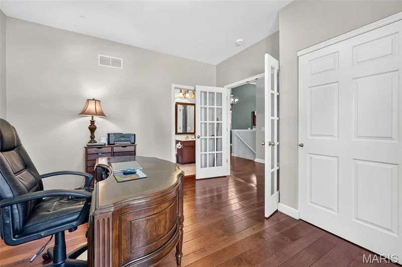 135 Blue Water Drive, St Charles, MO 63366 — listing photo 6 of 34