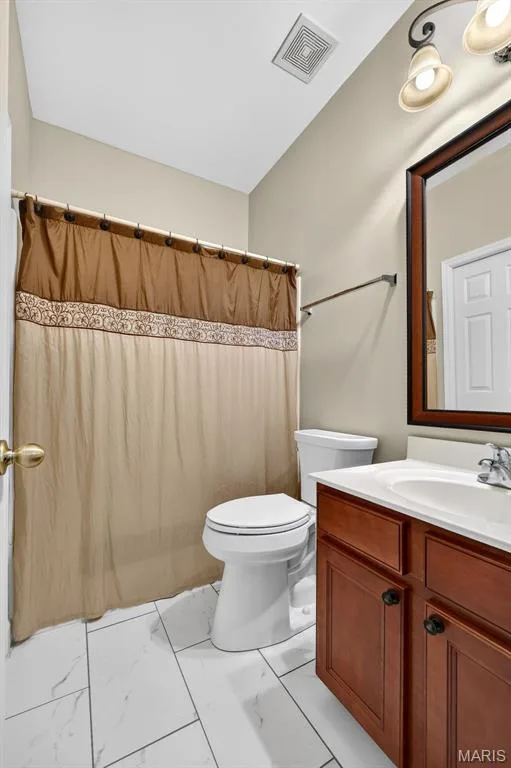 135 Blue Water Drive, St Charles, MO 63366 — listing photo 7 of 34