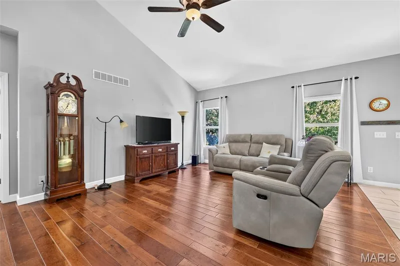 135 Blue Water Drive, St Charles, MO 63366 — listing photo 9 of 34