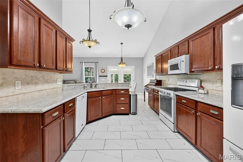 135 Blue Water Drive, St Charles, MO 63366 — listing photo 12 of 34