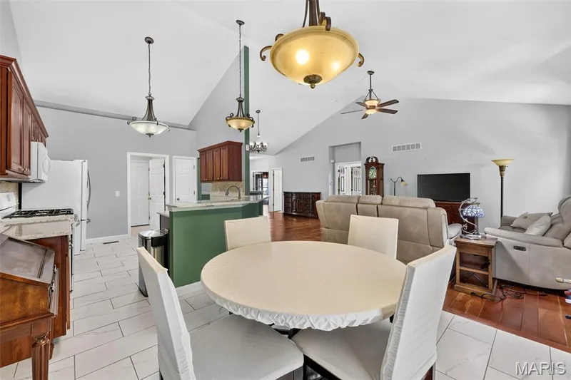 135 Blue Water Drive, St Charles, MO 63366 — listing photo 15 of 34