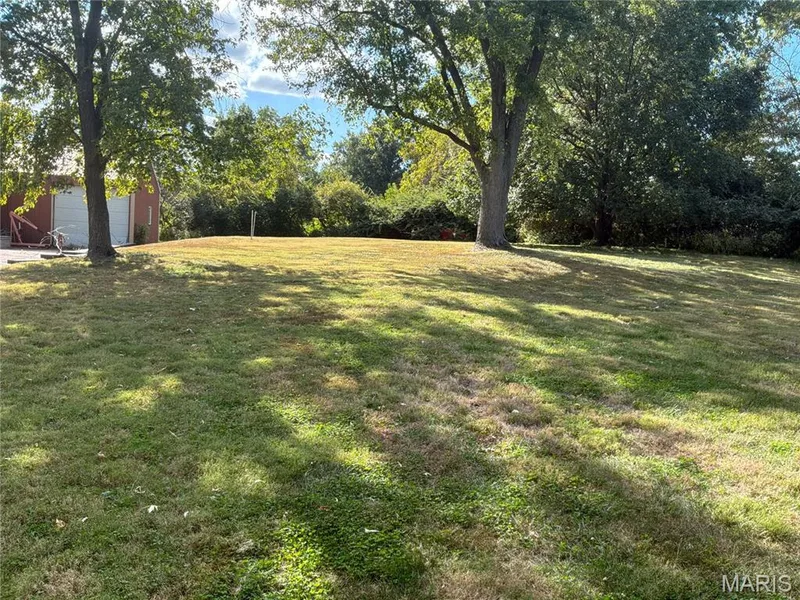 1435 & 1421 Schoettler Road, Chesterfield, MO 63017 — listing photo 4 of 5