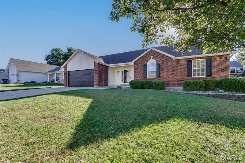 1448 Wood Haven Drive, St Charles, MO 63304 — listing photo 2 of 50