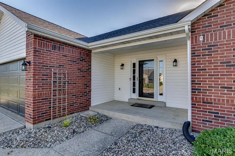 1448 Wood Haven Drive, St Charles, MO 63304 — listing photo 3 of 50
