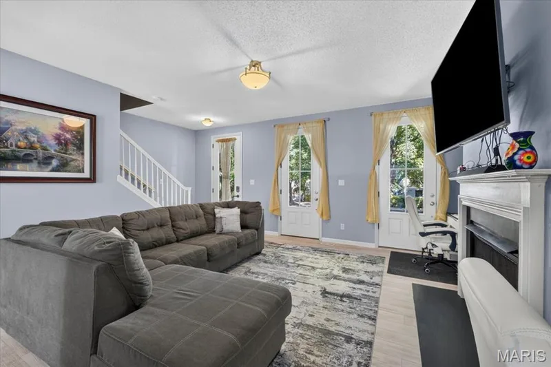 3409 E Lime Kiln, St Charles, MO 63301 — listing photo 4 of 57