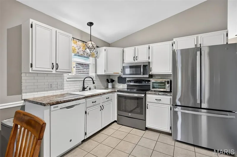 24 Mallard Pointe Drive, O'Fallon, MO 63368 — listing photo 6 of 44