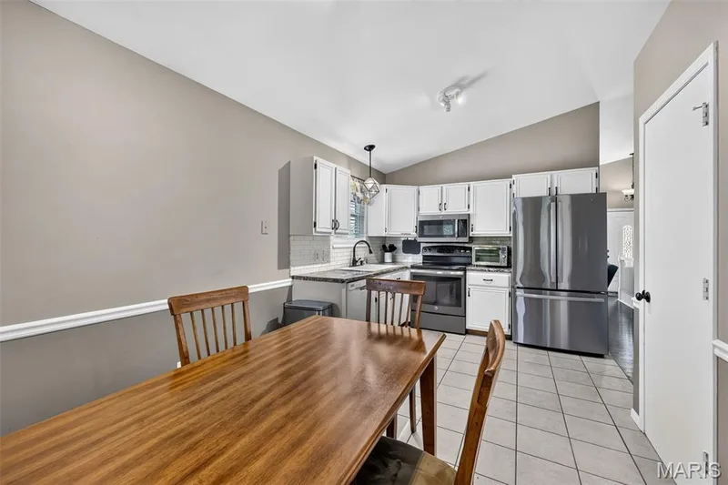 24 Mallard Pointe Drive, O'Fallon, MO 63368 — listing photo 8 of 44